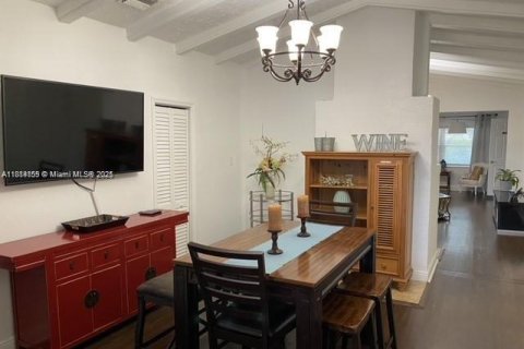 Propiedad comercial en venta en Miami, Florida, 204.38 m2 № 2055260 - foto 12