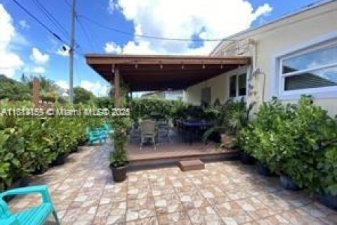 Propiedad comercial en venta en Miami, Florida, 204.38 m2 № 2055260 - foto 3