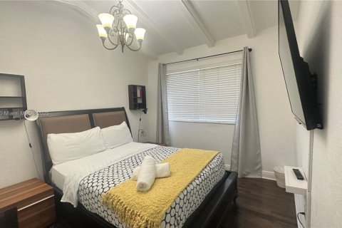 Propiedad comercial en venta en Miami, Florida, 204.38 m2 № 2055260 - foto 8