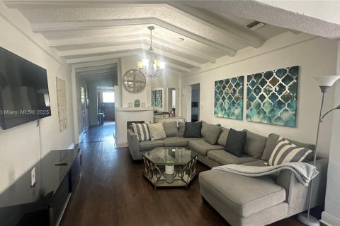 Propiedad comercial en venta en Miami, Florida, 204.38 m2 № 2055260 - foto 11