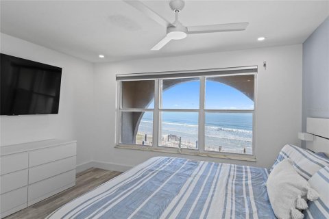 Condo in New Smyrna Beach, Florida, 2 bedrooms № 2145043 - photo 28