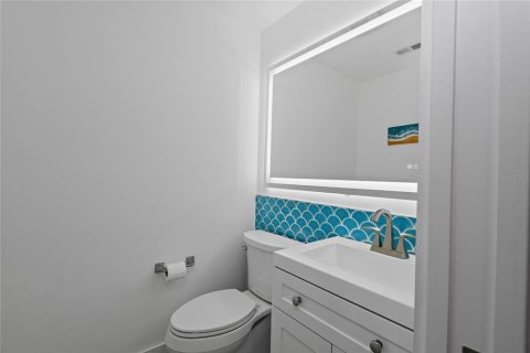 Condo in New Smyrna Beach, Florida, 2 bedrooms № 2145043 - photo 30