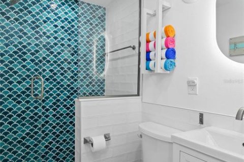 Condo in New Smyrna Beach, Florida, 2 bedrooms № 2145043 - photo 21