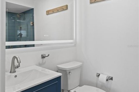 Condo in New Smyrna Beach, Florida, 2 bedrooms № 2145043 - photo 27
