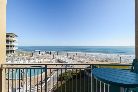 Condo in New Smyrna Beach, Florida, 2 bedrooms № 2145043 - photo 8