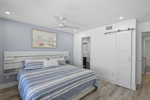 Condo in New Smyrna Beach, Florida, 2 bedrooms № 2145043 - photo 24