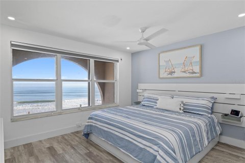 Condo in New Smyrna Beach, Florida, 2 bedrooms № 2145043 - photo 23