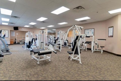 Condominio en alquiler en Pembroke Pines, Florida, 2 dormitorios, 108.7 m2 № 1896714 - foto 17