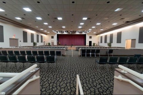 Condominio en alquiler en Pembroke Pines, Florida, 2 dormitorios, 108.7 m2 № 1896714 - foto 24