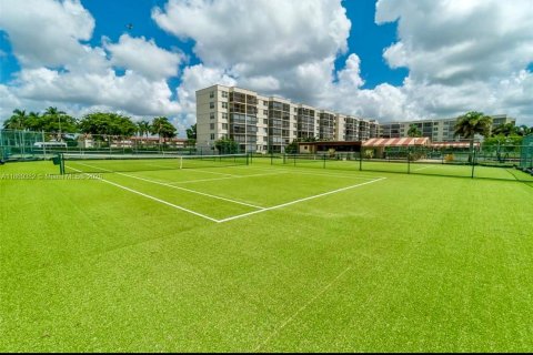 Condominio en alquiler en Pembroke Pines, Florida, 2 dormitorios, 108.7 m2 № 1896714 - foto 18