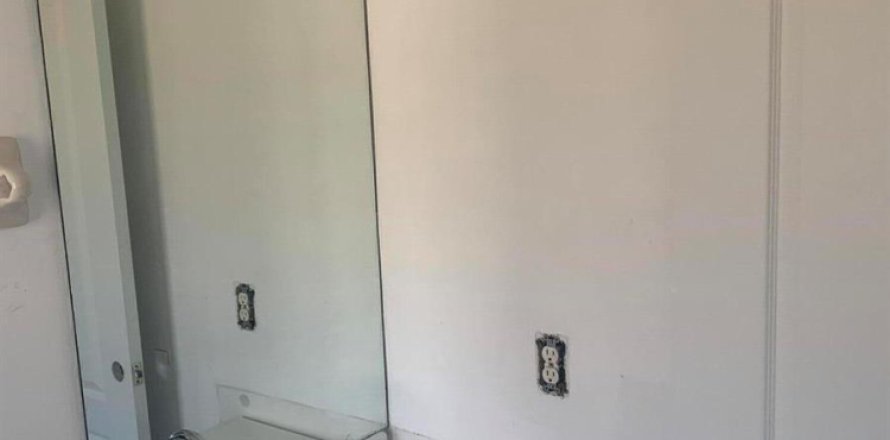 Condo in Royal Palm Beach, Florida, 2 bedrooms  № 2245742