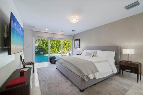 Villa ou maison à vendre à Miami, Floride: 4 chambres, 304.63 m2 № 1965128 - photo 24
