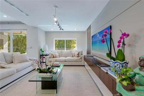 Villa ou maison à vendre à Miami, Floride: 4 chambres, 304.63 m2 № 1965128 - photo 6