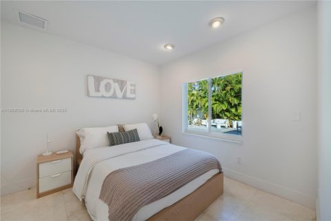 Villa ou maison à vendre à Miami, Floride: 4 chambres, 304.63 m2 № 1965128 - photo 20