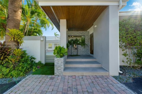 Villa ou maison à Miami, Floride 4 chambres, 304.63 m2 № 1965128