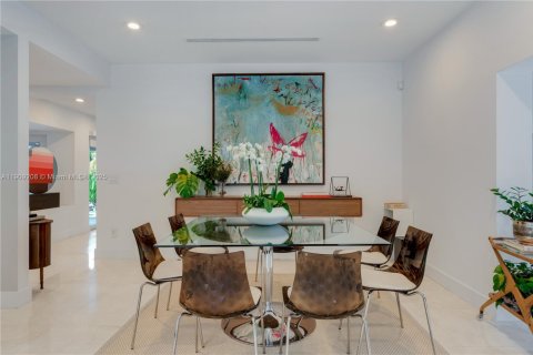 Villa ou maison à vendre à Miami, Floride: 4 chambres, 304.63 m2 № 1965128 - photo 4