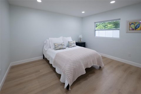 House in Tampa, Florida 3 bedrooms, 133.31 sq.m. № 1827235 - photo 2