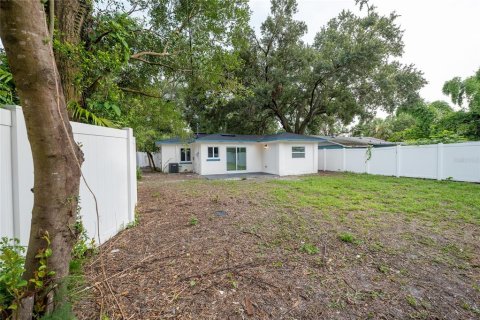 House in Tampa, Florida 3 bedrooms, 133.31 sq.m. № 1827235 - photo 22