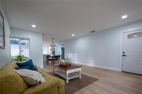 House in Tampa, Florida 3 bedrooms, 133.31 sq.m. № 1827235 - photo 15
