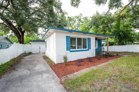 House in Tampa, Florida 3 bedrooms, 133.31 sq.m. № 1827235 - photo 24
