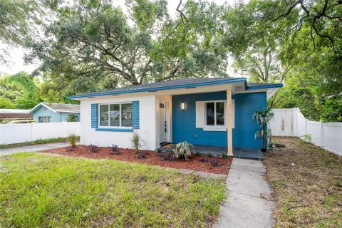 House in Tampa, Florida 3 bedrooms, 133.31 sq.m. № 1827235 - photo 26