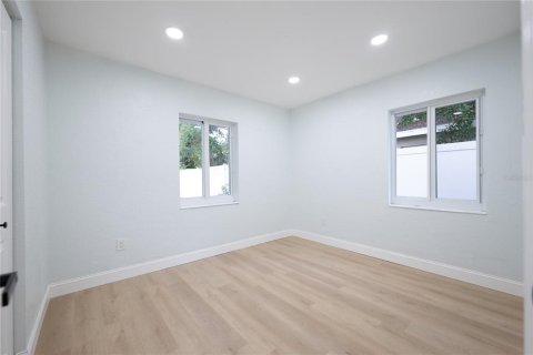 House in Tampa, Florida 3 bedrooms, 133.31 sq.m. № 1827235 - photo 12