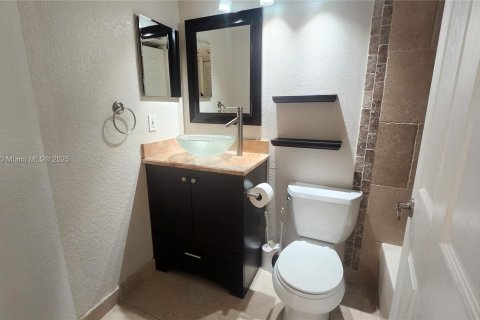 Снять в аренду кондоминиум в Корал-Спрингс, Флорида 2 спальни, 78.97м2, № 1973524 - фото 10