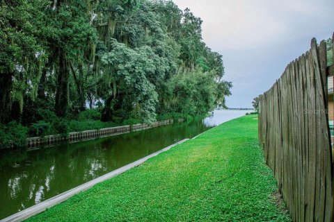 House in Winter Haven, Florida 4 bedrooms, 352.66 sq.m. № 1911375 - photo 21