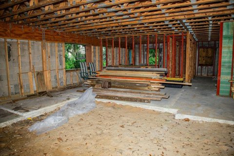 House in Winter Haven, Florida 4 bedrooms, 352.66 sq.m. № 1911375 - photo 5