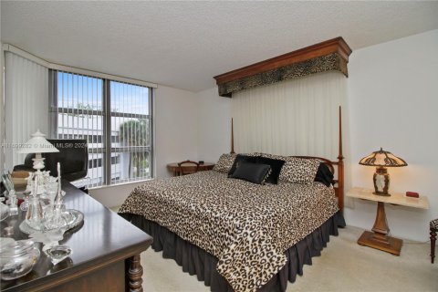 Condominio en venta en Aventura, Florida, 2 dormitorios, 109.72 m2 № 2034431 - foto 5