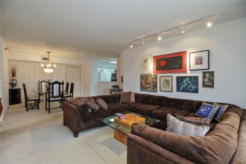 Condominio en Aventura, Florida, 2 dormitorios  № 2034431