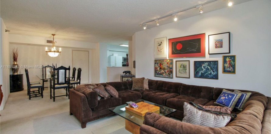 Condominio en Aventura, Florida, 2 dormitorios  № 2034431