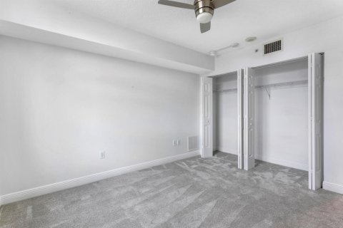 Condo in West Palm Beach, Florida, 2 bedrooms № 2185287 - photo 11