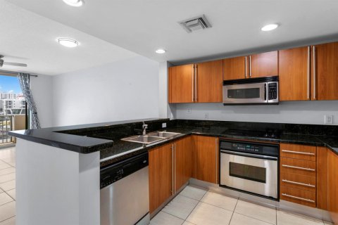 Condo in West Palm Beach, Florida, 2 bedrooms  № 2185287