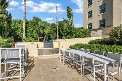 Condo in West Palm Beach, Florida, 2 bedrooms № 2185287 - photo 19