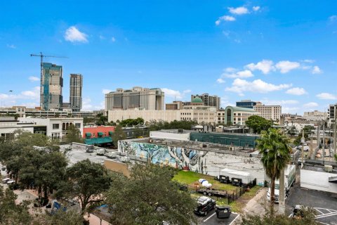 Condo in West Palm Beach, Florida, 2 bedrooms № 2185287 - photo 16