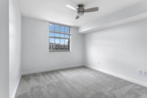 Condo in West Palm Beach, Florida, 2 bedrooms № 2185287 - photo 10