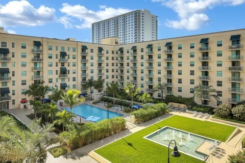 Condo in West Palm Beach, Florida, 2 bedrooms № 2185287 - photo 30