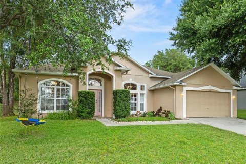 Villa ou maison à Clermont, Floride 4 chambres, 157.47 m2 № 2398303
