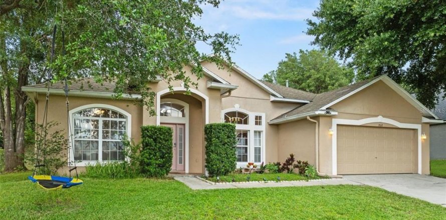 Villa ou maison à Clermont, Floride 4 chambres, 157.47 m2 № 2398303