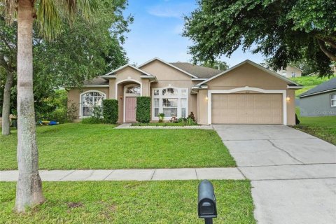 Villa ou maison à vendre à Clermont, Floride: 4 chambres, 157.47 m2 № 2398303 - photo 2