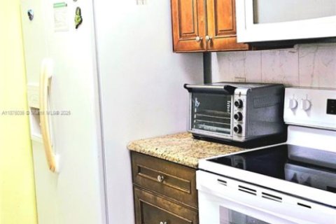 Casa en venta en West Park, Florida, 3 dormitorios, 98.1 m2 № 2015117 - foto 5