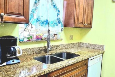 Casa en venta en West Park, Florida, 3 dormitorios, 98.1 m2 № 2015117 - foto 4