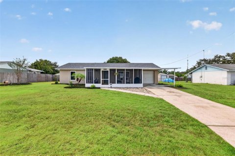 Villa ou maison à Lady Lake, Floride 3 chambres, 105.91 m2 № 2308462
