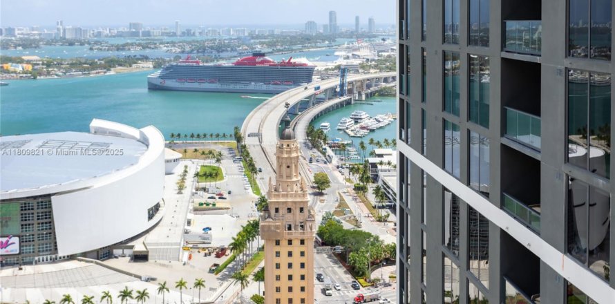 Condo à Miami, Floride, 2 chambres  № 2012183