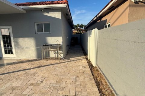 Снять в аренду виллу или дом в Майами, Флорида 4 спальни, 151.15м2, № 1984085 - фото 14