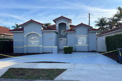 Дом в Майами, Флорида 4 спальни, 151.15м2 № 1984085