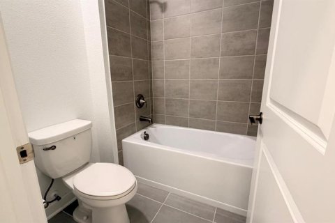 Villa ou maison à louer à Kissimmee, Floride: 4 chambres, 198.72 m2 № 2109471 - photo 21