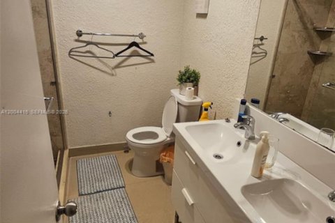 House in Coral Springs, Florida 3 bedrooms, 153.57 sq.m. № 2068578 - photo 9