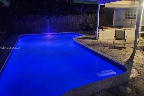 House in Coral Springs, Florida 3 bedrooms, 153.57 sq.m. № 2068578 - photo 20